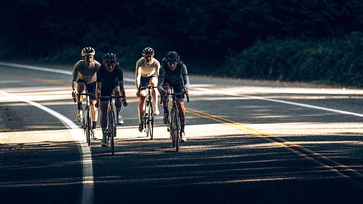 Top 5 Cycling Training Plans A Group Of Men And Women On A Training Ride To Prepare For A Race.
